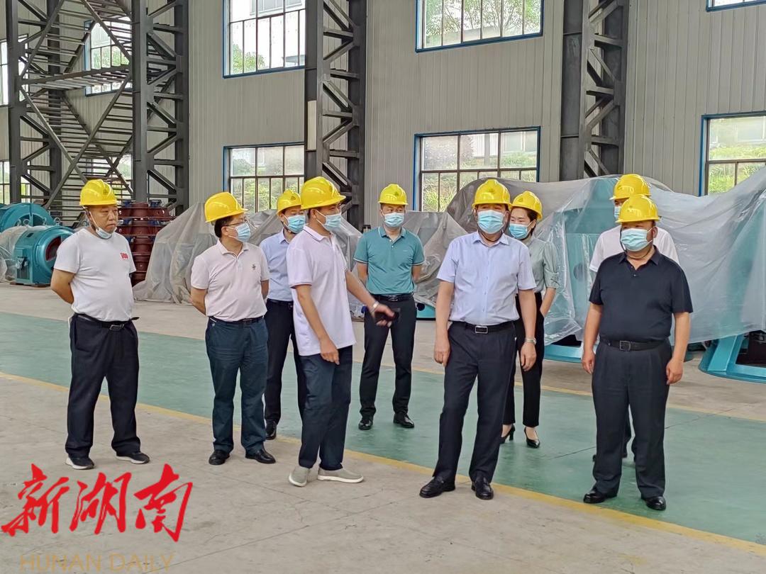 伍先明来新宁调研优化营商环境_邵阳头条网